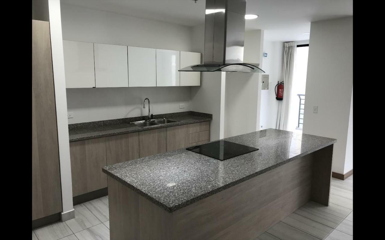 1410 Habitacion En Lujoso Departamento - Atelier Quito Exterior foto