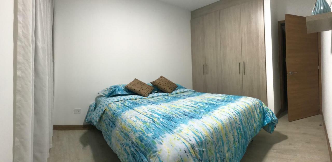 1410 Habitacion En Lujoso Departamento - Atelier Quito Exterior foto